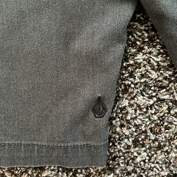 Volcom Corpo Class Gray Shorts with Pockets, Size 32 Skater Activewear Casual - Picture 11 of 13